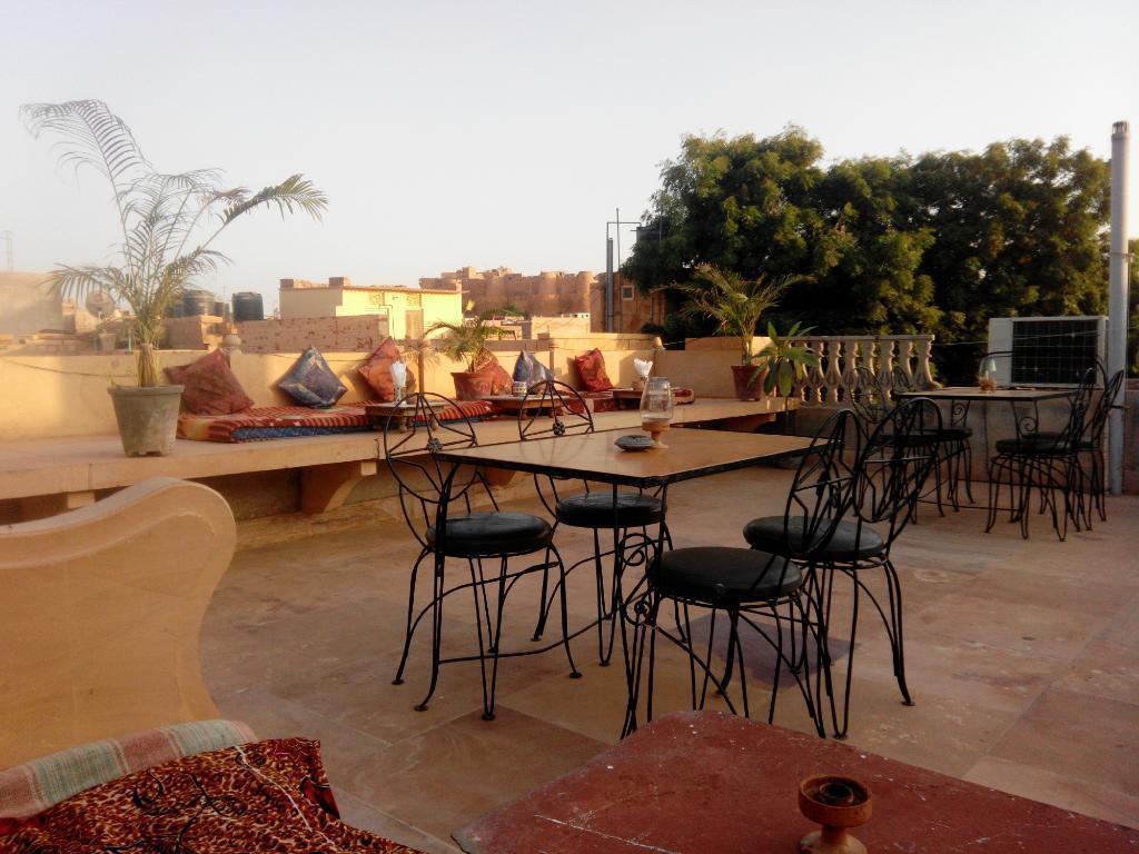 Arya Haveli Hotel Jaisalmer Exterior photo