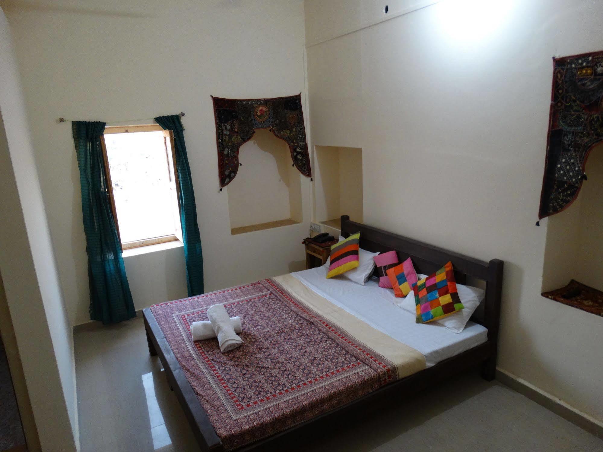 Arya Haveli Hotel Jaisalmer Exterior photo