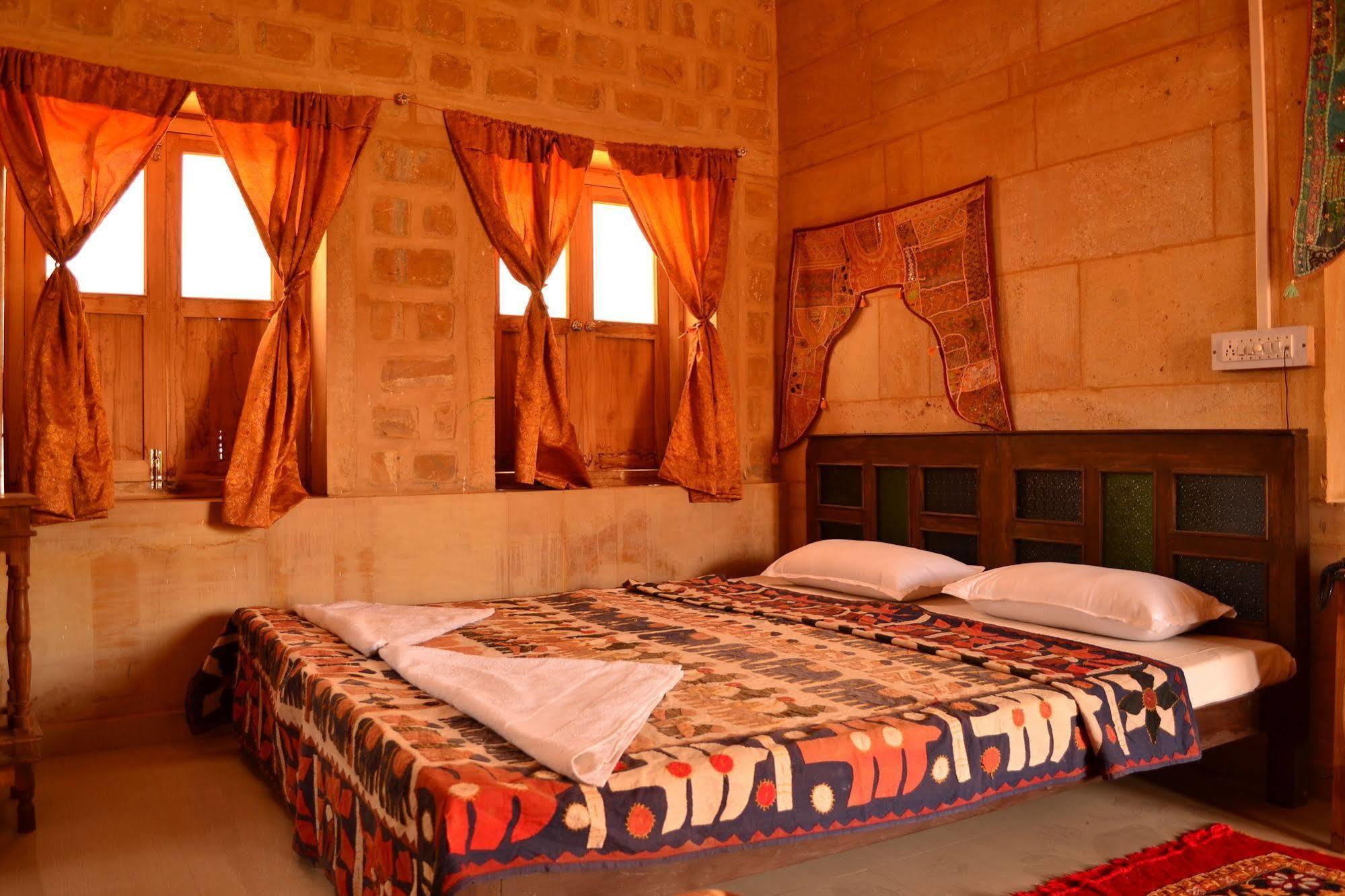 Arya Haveli Hotel Jaisalmer Exterior photo